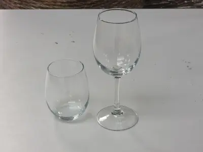 (500x) wijn en waterglazen Vicrila Holstelvia – kavel bij Auctim, Aartselaar