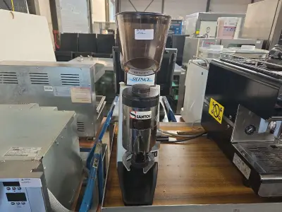 Elektrische koffiemolen Santos 40A – kavel bij Auctim, Aartselaar