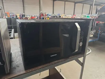 Microgolfoven Samsung MS28J5255UB – kavel bij Auctim, Aartselaar