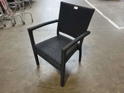 (9x) Stapelbare rieten terrasstoelen – kavel bij Auctim, Aartselaar