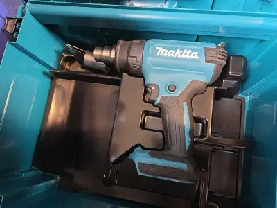 Accu warmteblazer MAKITA DHG180 – kavel bij Auctim, Aartselaar