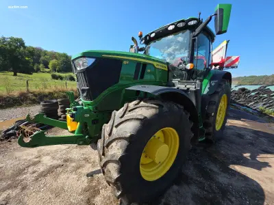 Landbouwtractor John Deere E186R 215 – kavel bij Auctim, Aywaille