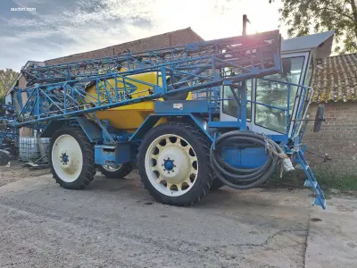 Zelfrijdende veldspuit Delvano Hydrotrac STM – kavel bij Auctim, Geluwe