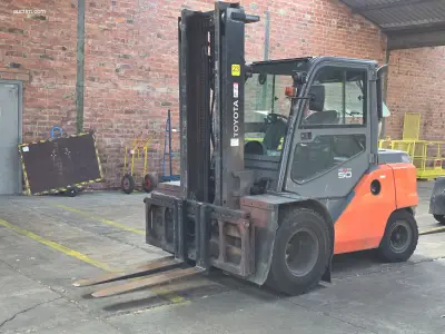 Toyota Tonero 50 40-8FD45N Diesel heftruck 2017 – kavel bij Auctim, B-9100 9100 Sint-Niklaas, Aerschotstraat 114