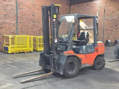 Toyota 02-7FDF30 Diesel heftruck 2000 – kavel bij Auctim, B-9100 9100 Sint-Niklaas, Aerschotstraat 114