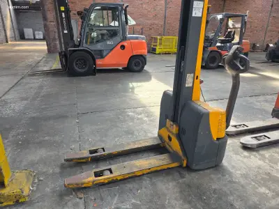 Jungheinrich EMC 110 Elektrische stapelaar 2004 – kavel bij Auctim, B-9100 9100 Sint-Niklaas, Aerschotstraat 114