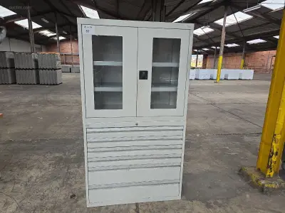 Metalen werkplaatskast Stumpf – kavel bij Auctim, B-9100 9100 Sint-Niklaas, Aerschotstraat 114