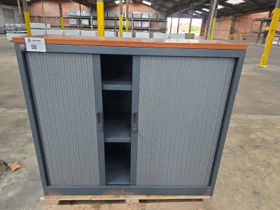 Lage metalen dossierkast – kavel bij Auctim, B-9100 9100 Sint-Niklaas, Aerschotstraat 114
