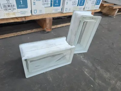 (65x) Glazen bouwblokken Fidenza DO3109 WIT – kavel bij Auctim, B-9100 9100 Sint-Niklaas, Aerschotstraat 114
