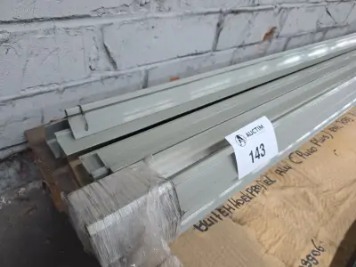 (16x) alu profiel voor gevelplaten SVK – kavel bij Auctim, B-9100 9100 Sint-Niklaas, Aerschotstraat 114