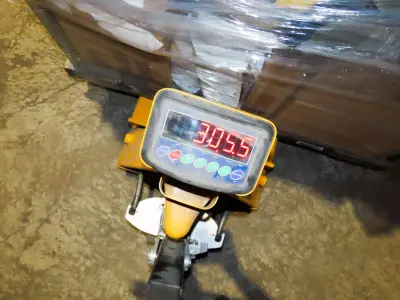 Postpakketten, Retouren & Overstock - 305 kg – kavel bij Auctim