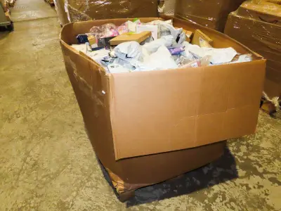Postpakketten, Retouren & Overstock - 133 kg – kavel bij Auctim