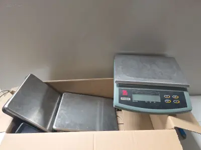 (3x) Weegschalen Dibal, Ohuas Trooper – kavel bij Auctim, Aartselaar