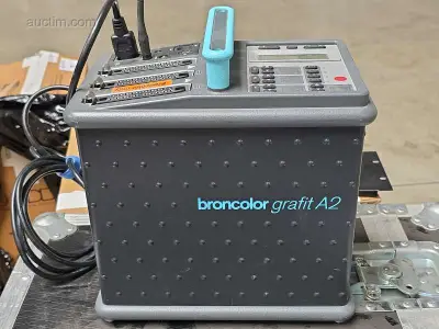 Partij Waaronder Broncolor – kavel bij Auctim, Aartselaar
