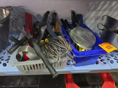partij divers keukenmateriaal – kavel bij Auctim, Yves-Gomezée
