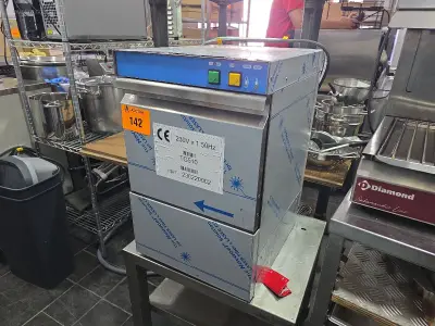 RVS glazenwasser Mach 33MB – kavel bij Auctim, Yves-Gomezée