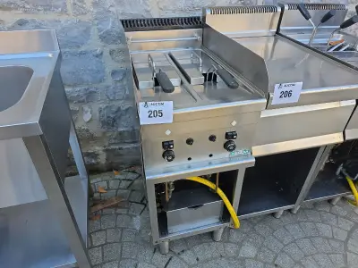 RVS dubbele gasfriteuse MBM – kavel bij Auctim, Yves-Gomezée