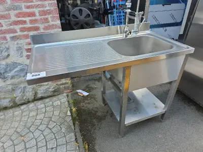 RVS spoeltafel – kavel bij Auctim, Yves-Gomezée
