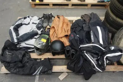 Partij diverse motor kleding – kavel bij Openbare Verkopen, Wervik
