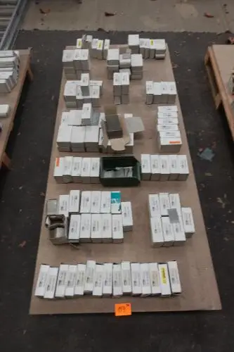 Pallet diverse nagels Inox Hewi – kavel bij Openbare Verkopen, Wervik