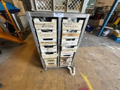 Spare Parts Cabinet with Drawers – kavel bij Dome Auctions, Kingersheim