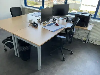 Kantoorinhoud – kavel bij Dome Auctions, Rotterdam
