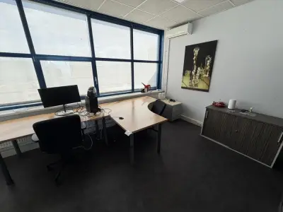 Kantoorinhoud – kavel bij Dome Auctions, Rotterdam
