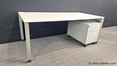Bureau Steelcase met ladenblok – kavel bij Vlavem