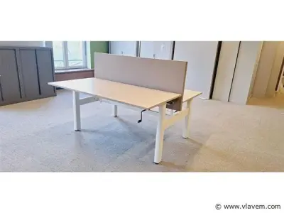 Duoworkbench Ahrend – kavel bij Vlavem