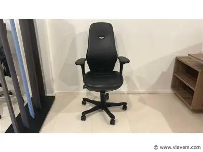 Ergonomische bureaustoel Kinnarps Plus(6) – kavel bij Vlavem