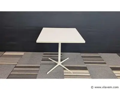 4 st. kantinetafel NN – kavel bij Vlavem