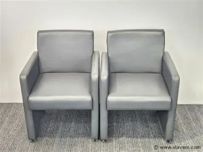 2 x clubfauteuille NN – kavel bij Vlavem