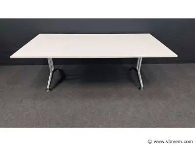 Vergadertafel Wilkhahn – kavel bij Vlavem