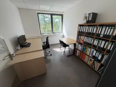 Various office inventory – kavel bij Dome Auctions, Höhenkirchen-Siegertsbrunn