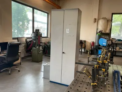Workshop cabinet – kavel bij Dome Auctions, Höhenkirchen-Siegertsbrunn