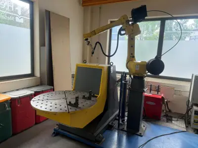 2015 Tecnorobot TIG welding robot setup – kavel bij Dome Auctions, Höhenkirchen-Siegertsbrunn