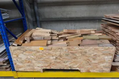Bak met hout – kavel bij Openbare Verkopen, Wervik