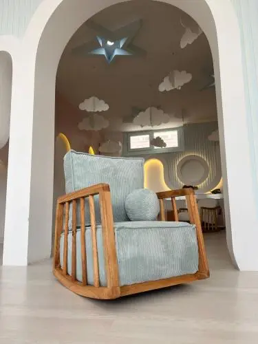 Blauwe Wing Chair Sallanan van Haagbeukhout – kavel bij Openbare Verkopen, Beveren-Leie