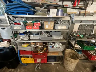 Workshop Shelving and Mobile Workbench – kavel bij Dome Auctions, Kingersheim