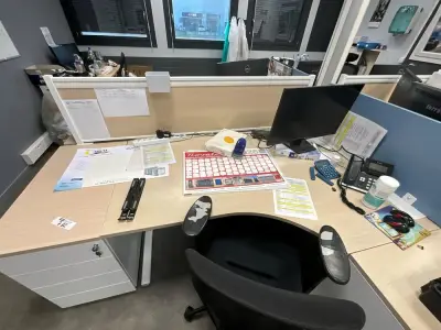 Office Desk – kavel bij Dome Auctions, Kingersheim