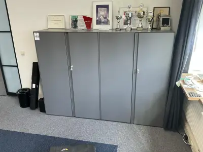 Kast (2x) – kavel bij Dome Auctions, Rotterdam