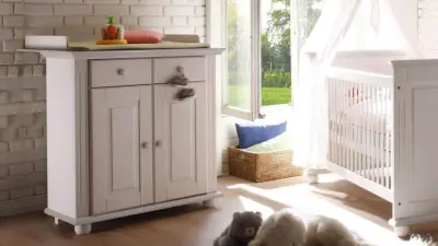 Commode Laurel met opzetstuk - wit – kavel bij Openbare Verkopen, Beveren-Leie