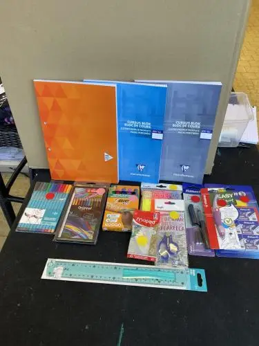 Set kantoor/schoolmateriaal – kavel bij Openbare Verkopen, Brugge