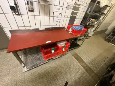 Set including cutting table and stainless steel rolling cart with contents – kavel bij Dome Auctions, Kingersheim