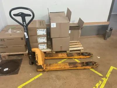 JUNGHEINRICH Pallet Jack – kavel bij Dome Auctions, Kingersheim