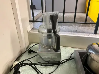 MAGIMIX 4200 XL Automatic Kitchen Food Processor – kavel bij Dome Auctions, Kingersheim