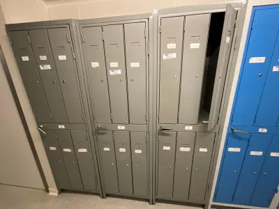Metal lockers (3) – kavel bij Dome Auctions, Kingersheim