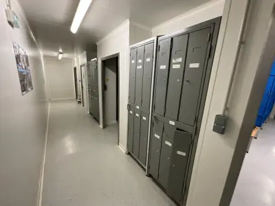 Metal lockers (4) – kavel bij Dome Auctions, Kingersheim