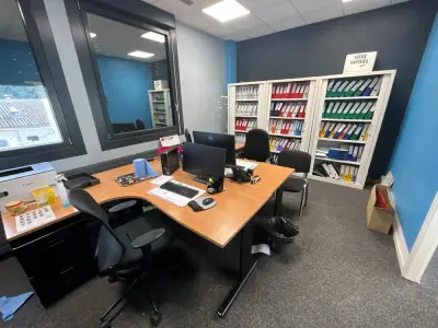 Office Furniture Set – kavel bij Dome Auctions, Kingersheim