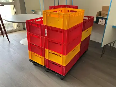 Set of 16 crates – kavel bij Dome Auctions, Kingersheim
